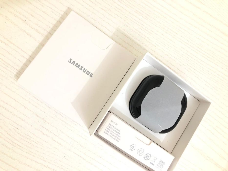 Наушник Buds Live