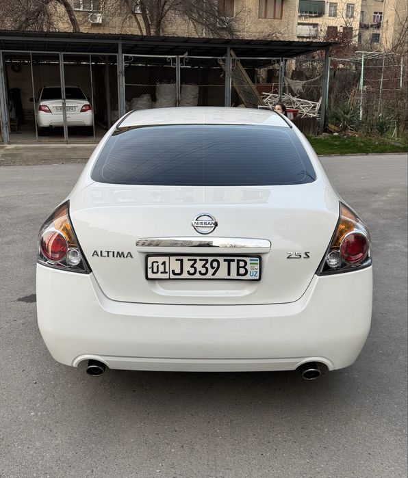 Nissan Altima rodnoy ideal