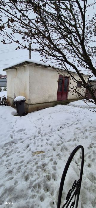 Casa ,curte și gradina.Teren cu 2700 mp.