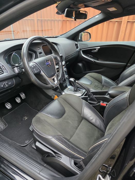 Volvo V40 - R Design