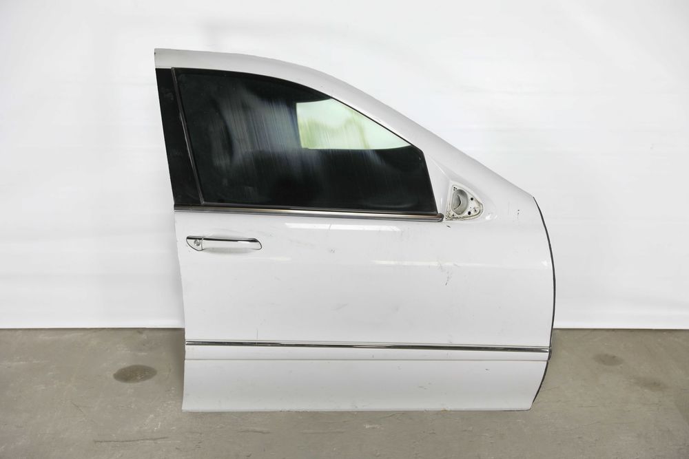 Запчасти на Мерседес 220 s-класс