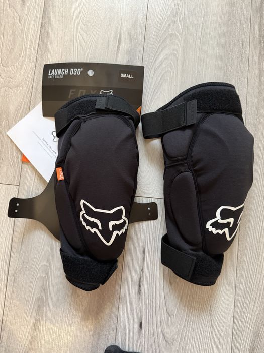 Genunchiere Fox Launch D30