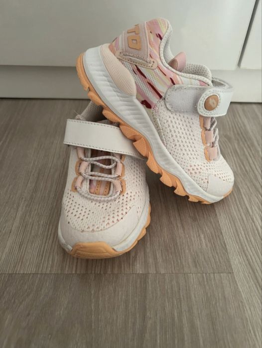 Pantofi sport Loto marimea 25