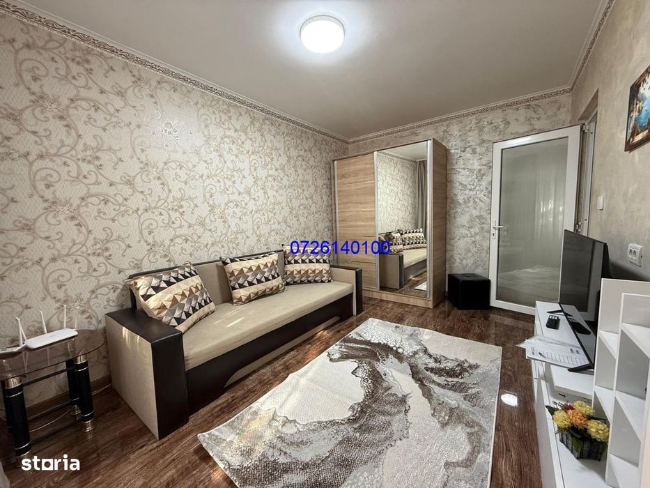 Piata Cet, garsoniera, parter superba cu balcon