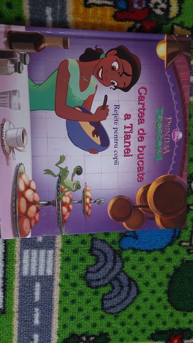 Cartea "Cartea de bucate a Tinei"