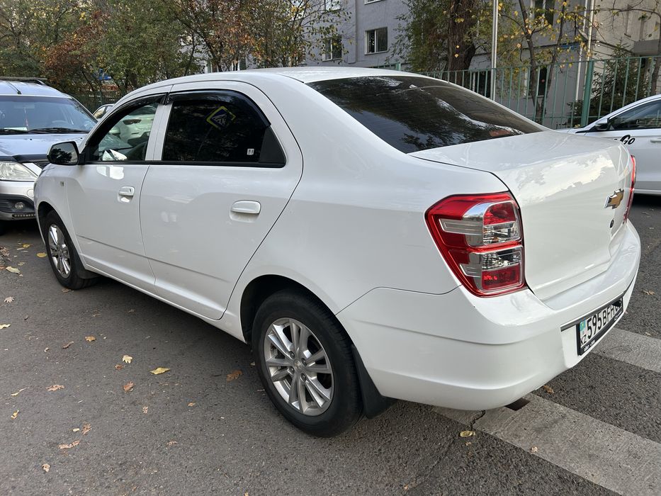 Продам автомашину легенда шевроле кобольт