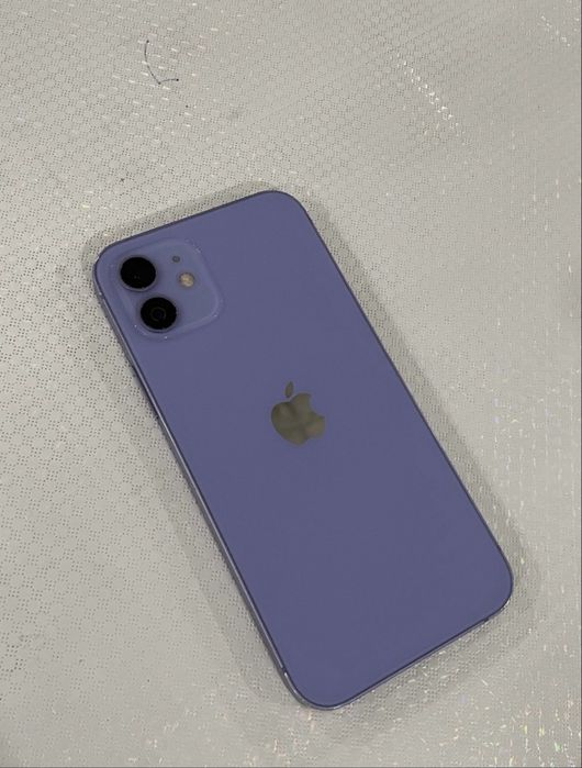 Продам iPhone 12 в идеальном состоянии.