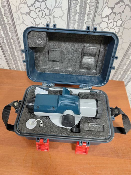 Nivelir yangi(b/u) sotiladi va arenda beriladi. Buzilganini tuzatamiz.