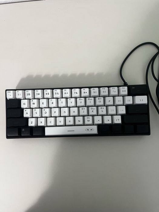 Tastatură de gaming 60% MageGee TS91, compactă, RGB, efect mecanic, stare
