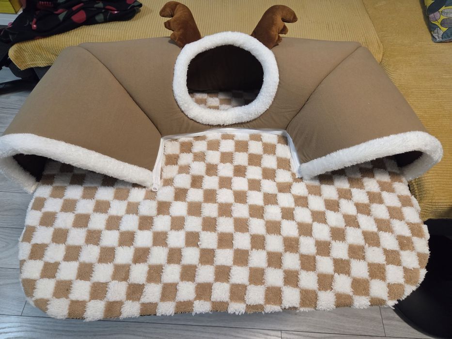 Tunel de joacă și culcuș pufos 2-în-1 pentru animale - Model Ren