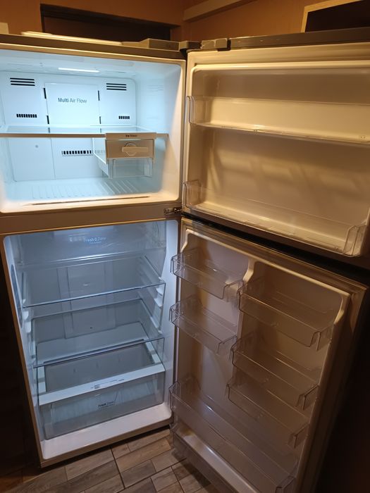 Frigider LG cu congelator