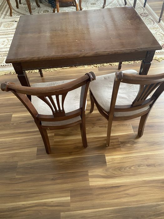 Stol va stullar: 1 stol, 4 stul, o‘lchami 120х80