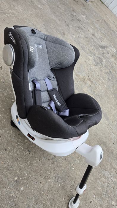 Scaun auto copil cu isofix