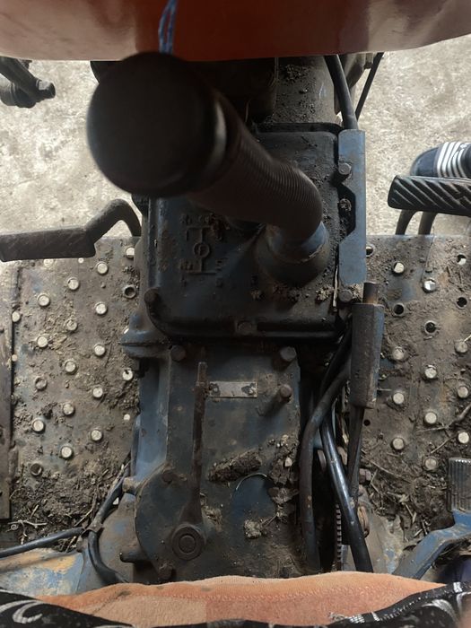 Vand tractor 445  pret 4500€