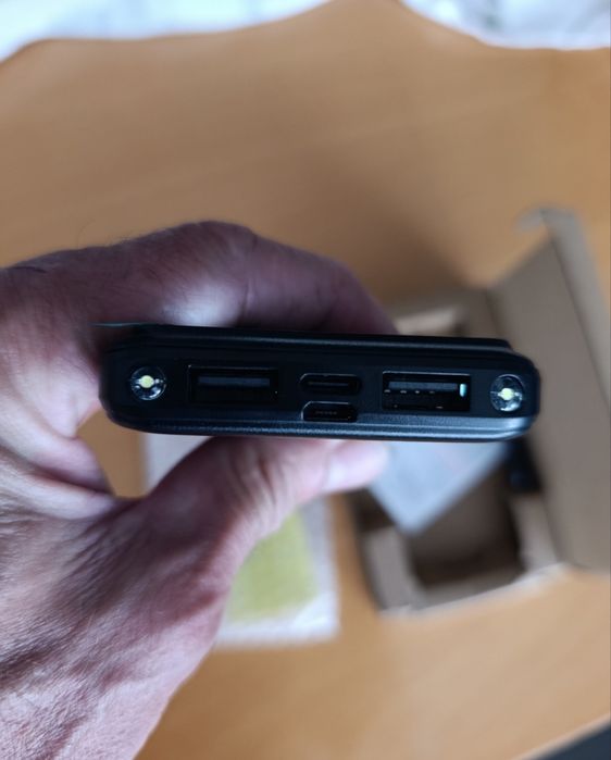 Преносима външна батерия с капацитет от 10000 mAh