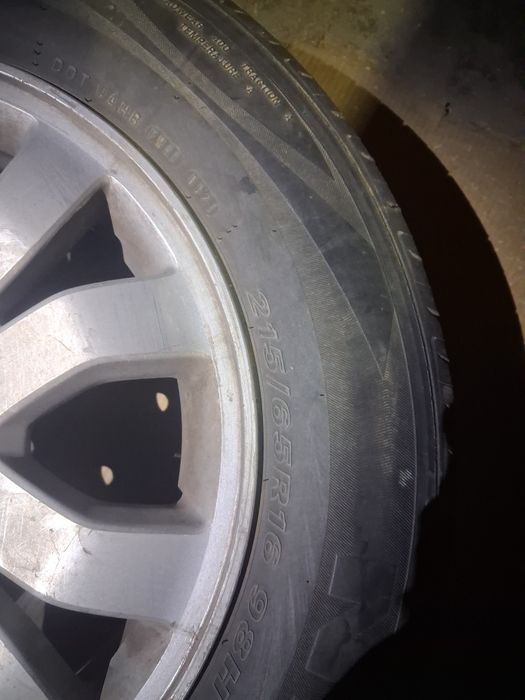 Продам шины с дисками.