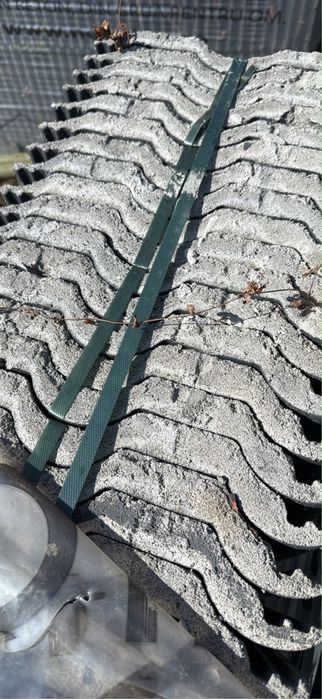 Tigla din beton gri antracit