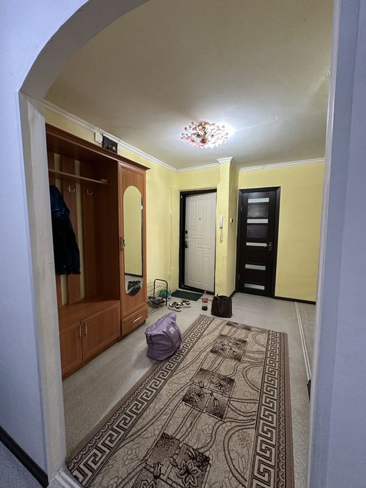 Продам 4 комнатную квартиру