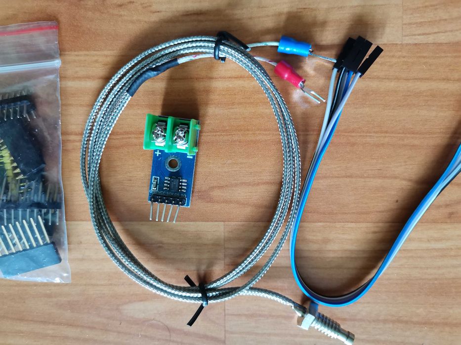 Placa dezvoltare wifi  Wemos ESP32 D1 + OLED 2.42 + senzori etc