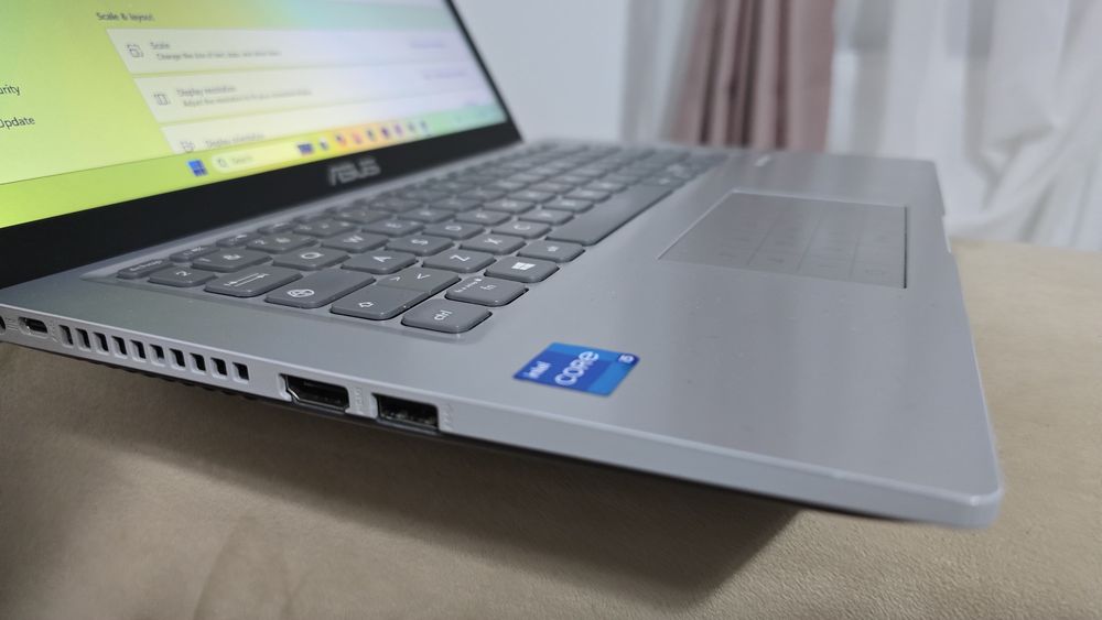 Laptop ultrabook Asus X415, i5 gen11, ecran 14" Fhd, ssd 512, windows1