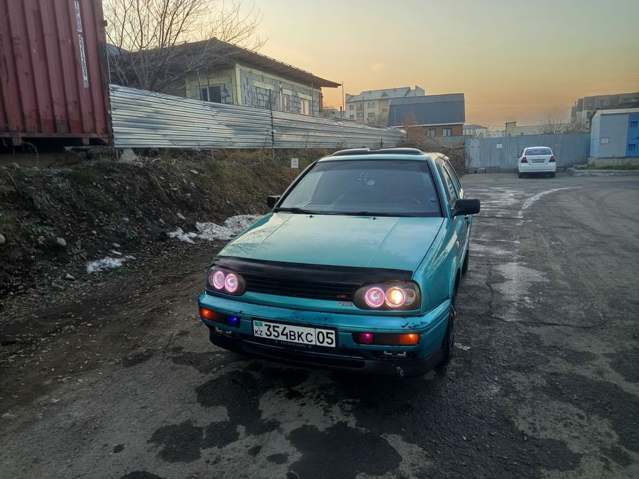 Автомобиль гольф