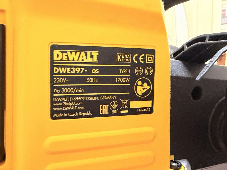 Електрически трион DeWalt DWE399, 1700W, 430мм, тегло 5,5кг