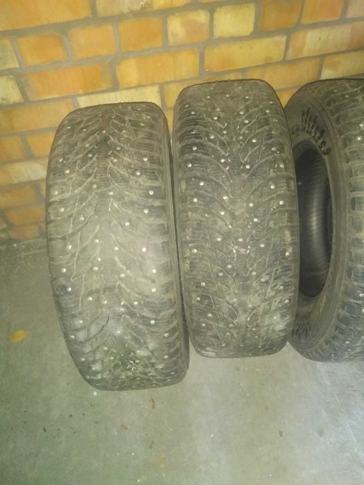 Продам 2 шины nokian hakkapeliitta 9