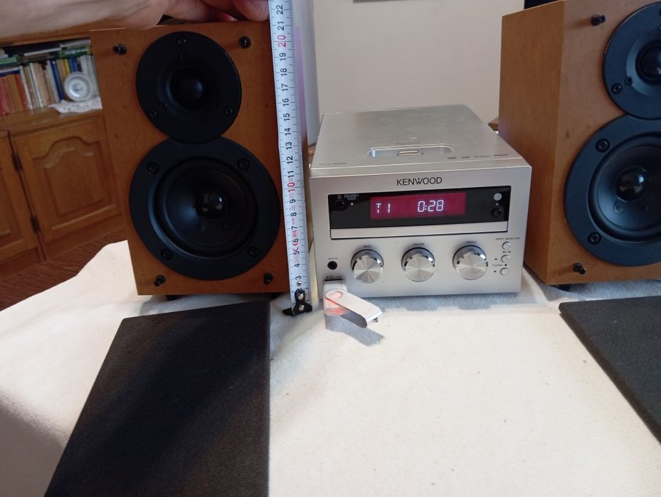 Mini hifi kenwood  cu BT
