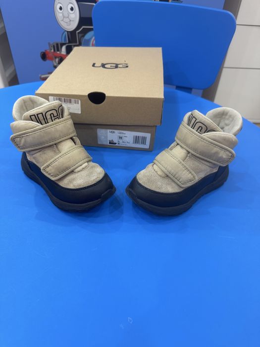 Ugg unisex marimea 28