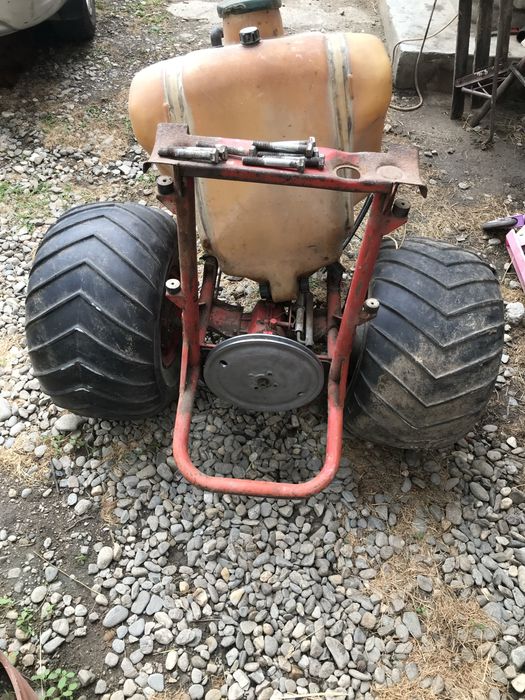 De vanzare pompa de stropit