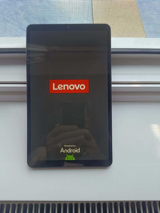 Vând tableta Lenovo tab one de 64GB 4, RAM funcționează bine
