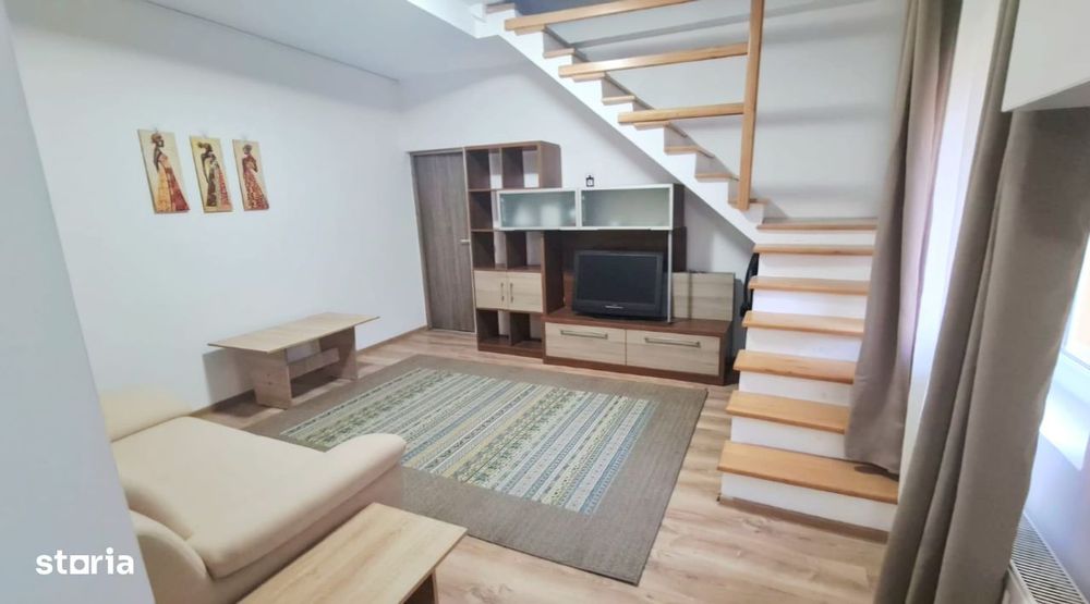 Dau în chirie casă 3 camere-curte comună zonă Ultracentrală