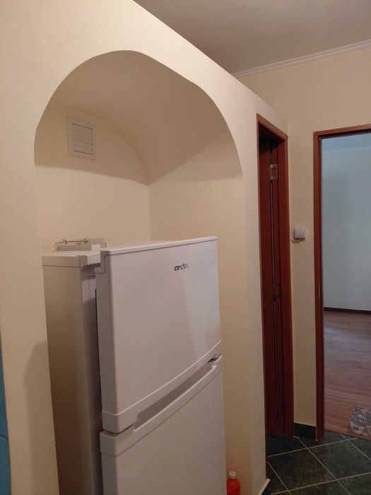 Ap  de vanzare renovat , 2 camere, loc. Barlad,  Aleea Parc nr 33etaj 3. Pret 50000 eur negociabil Tel  0752510322/ 0745986557