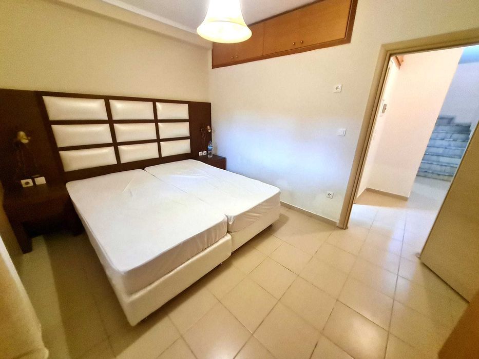 Продава къща - мезонет 90 м2 и двор 120 м2 в Аспровалта, Гърция