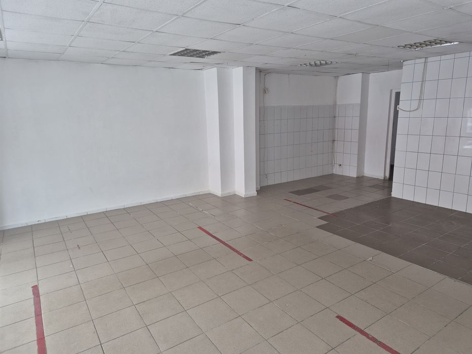Închiriez spațiu comercial