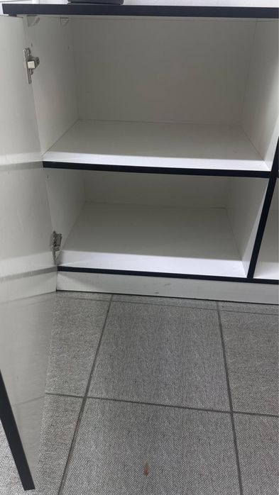 Тумба белая с двумя дверьми