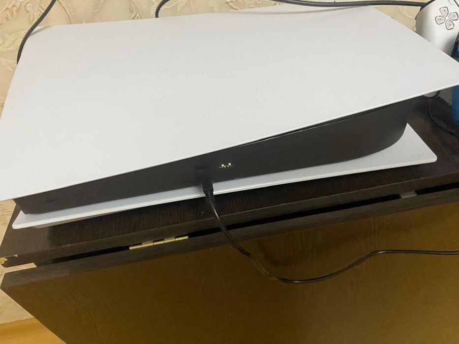 Продам Sony Playstation 5