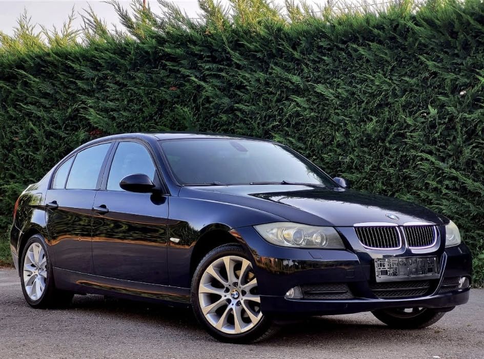 Vand BMW E90 an 2008  pret  usor negociabil