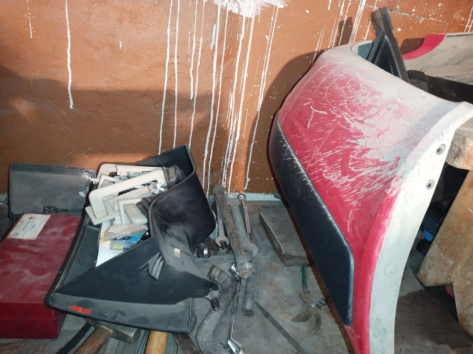 Продам Ауди 80 б4 по запчастям.