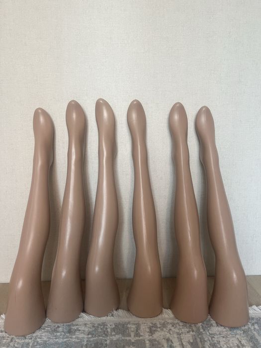 Маникен для колготок и носков