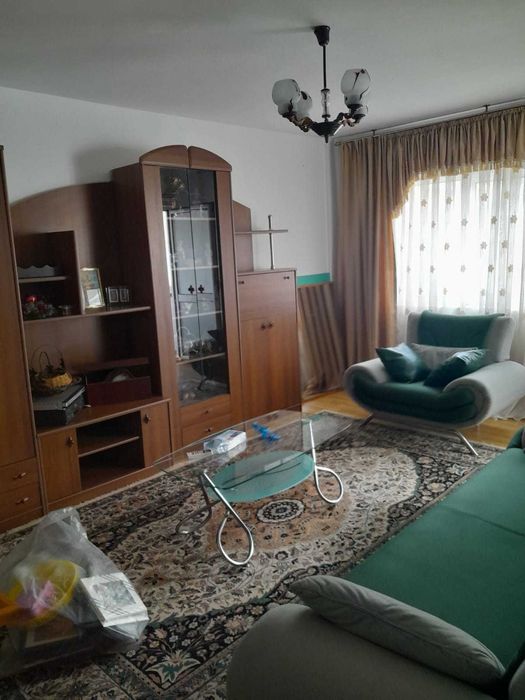 Vînd apartament în Oraș Brezoi, jud Vîlcea 3 camere decomandat .