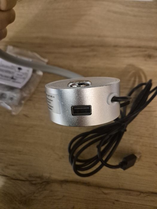 Чисто нова нощна лампа с USB кабел