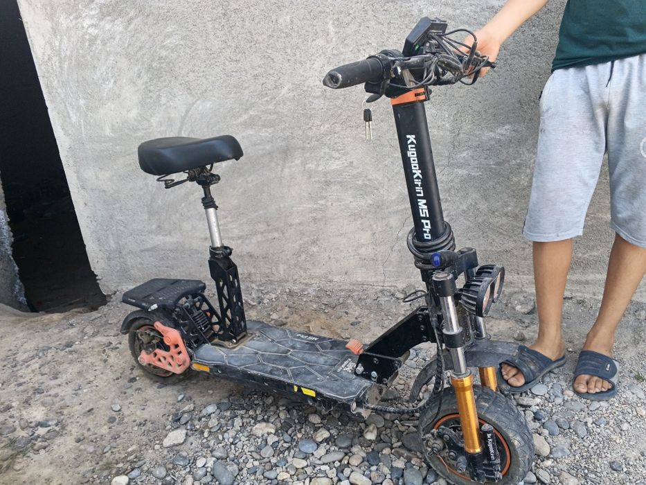Eliktra skutir sportivni