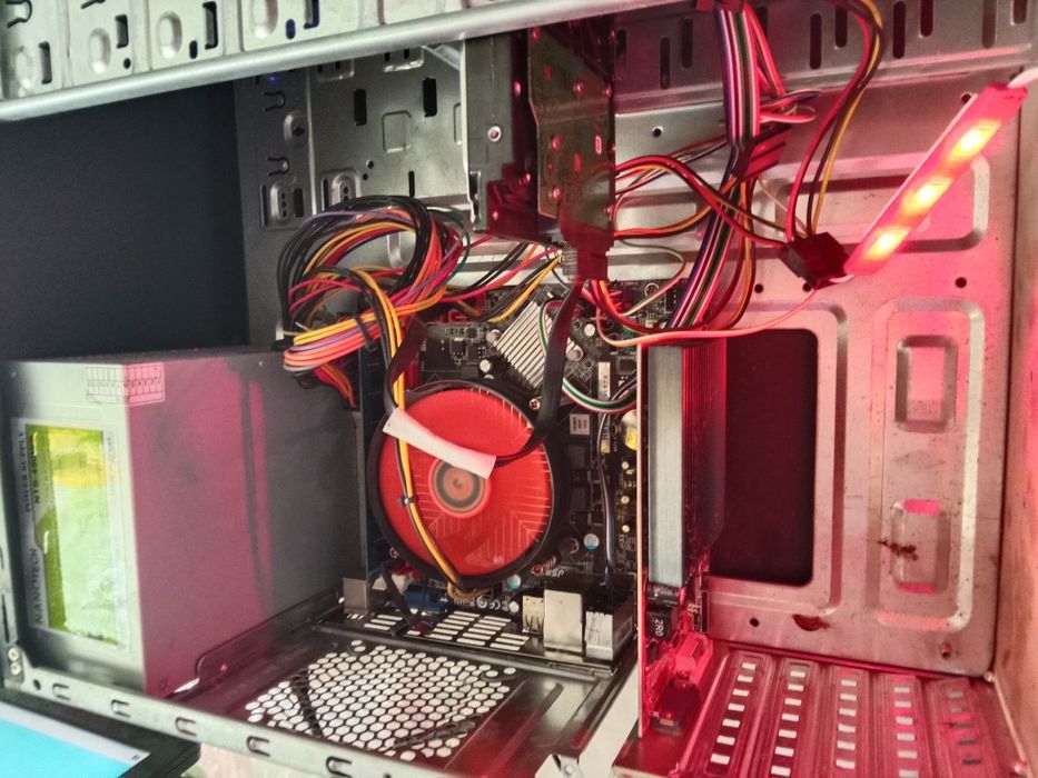 Igravoy kompyuter sotiladi!