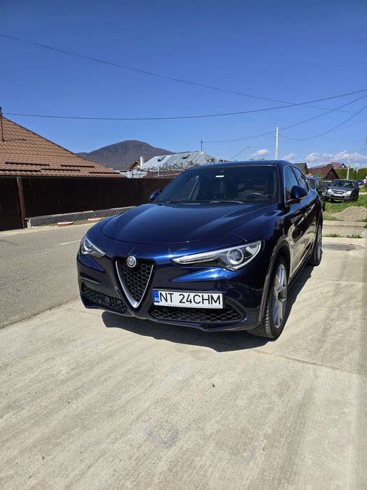 Alfa Romeo Stelvio 2.0 280cp - 1 an garanție