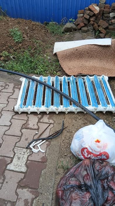 Продам чугунную батарею.