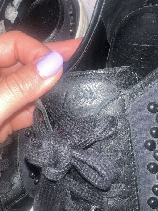 Tenisi piele naturala