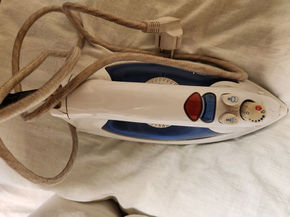 Утюг EMERALD 1800