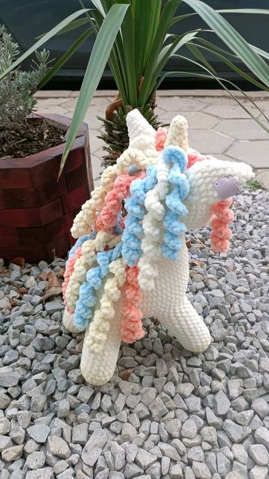 Еднорог ръчно плетен
