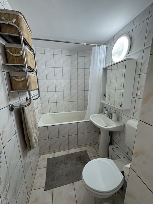 Apartament 3 camere tip C cu  beci - zona Rogerius